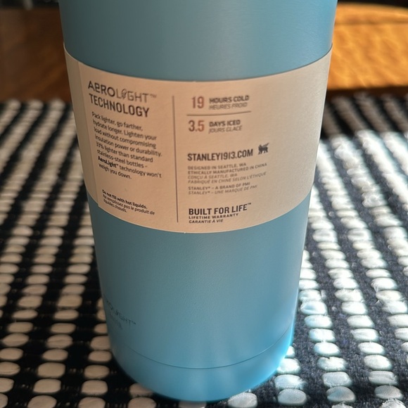 STANLEY ICEFLOW BOTTLE WITH CAP AND CARRY LID 36 OZ - Picture 6 of 9